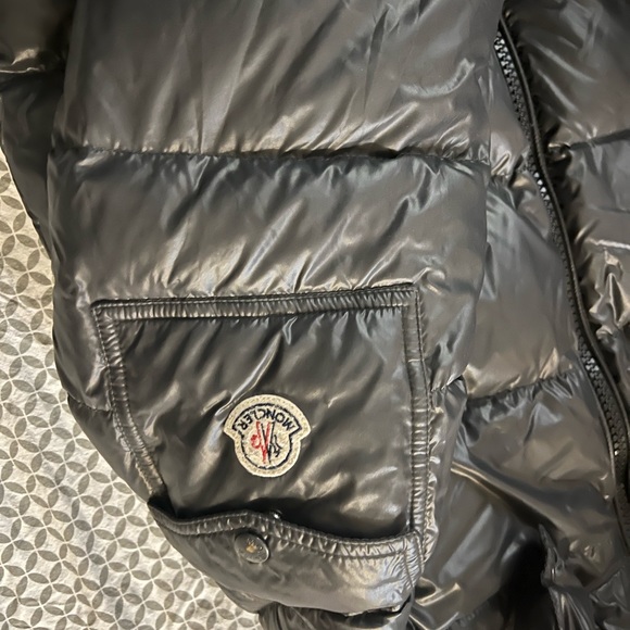 Size 4 100% authentic great condition, 100% authentic - Picture 7 of 9